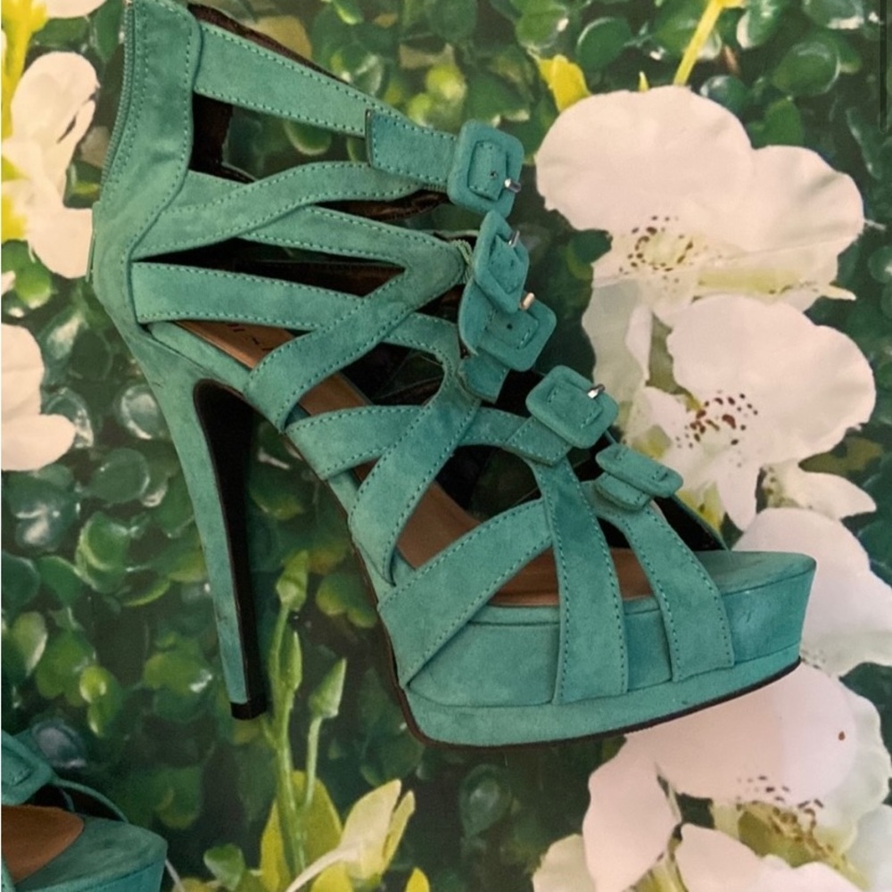 Just Fab/Rock and republic shoes. Three sets - size 8 medium - Picture 13 of 16